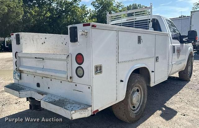 Image of Ford F-250 equipment image 4