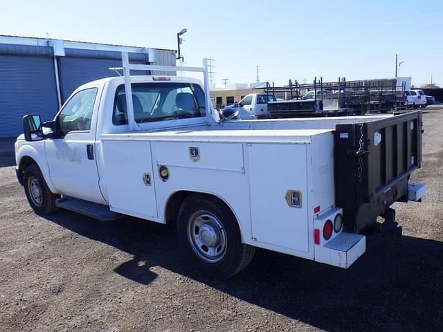 Image of Ford F-250 equipment image 3