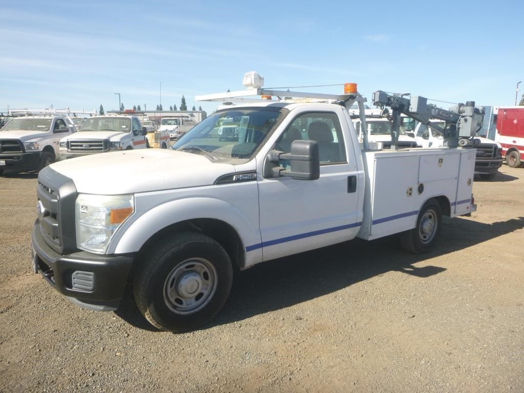 2011 Ford F-250 Equipment Image0