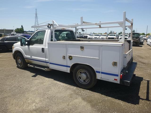 Image of Ford F-250 equipment image 4
