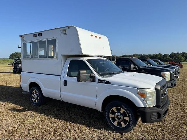 Image of Ford F-250 equipment image 2