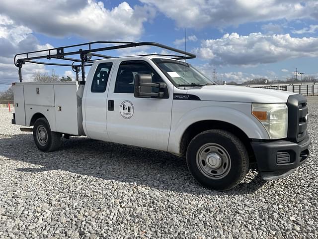 Image of Ford F-250 equipment image 3