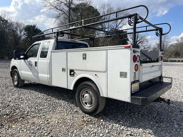 Image of Ford F-250 equipment image 1