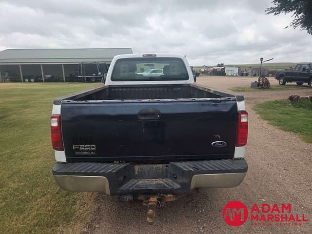 Image of Ford F-250 equipment image 4