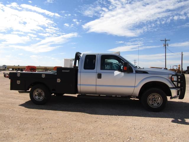 Image of Ford F-250 equipment image 3