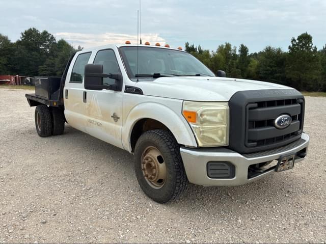 Image of Ford F-350 equipment image 2