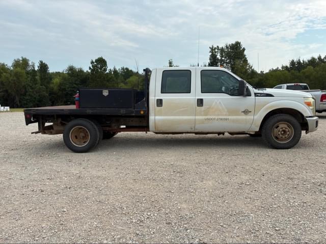 Image of Ford F-350 equipment image 3