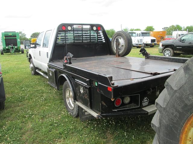Image of Ford F-350 equipment image 3