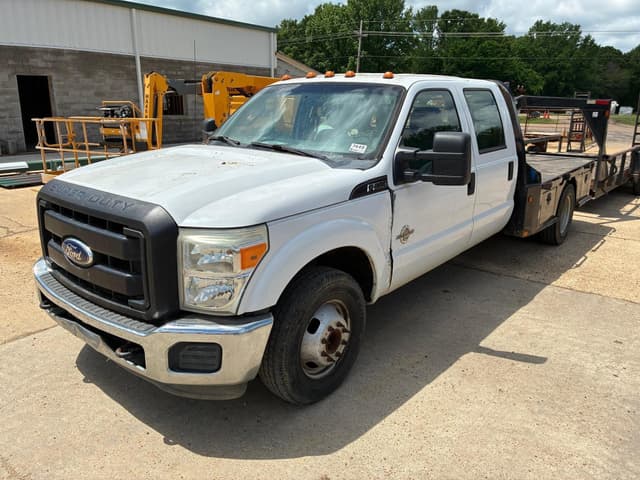 Image of Ford F-350 equipment image 2
