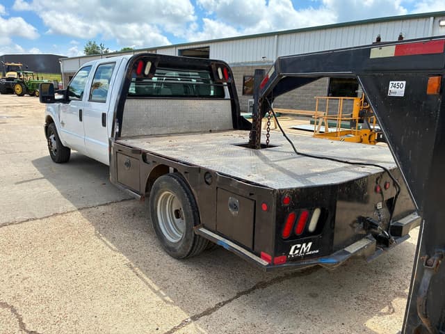 Image of Ford F-350 equipment image 4