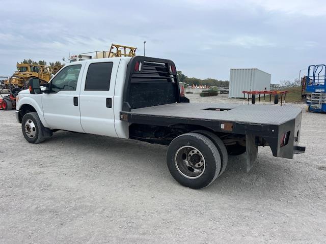Image of Ford F-350 equipment image 3
