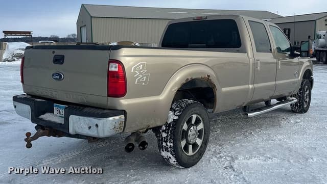 Image of Ford F-350 equipment image 4