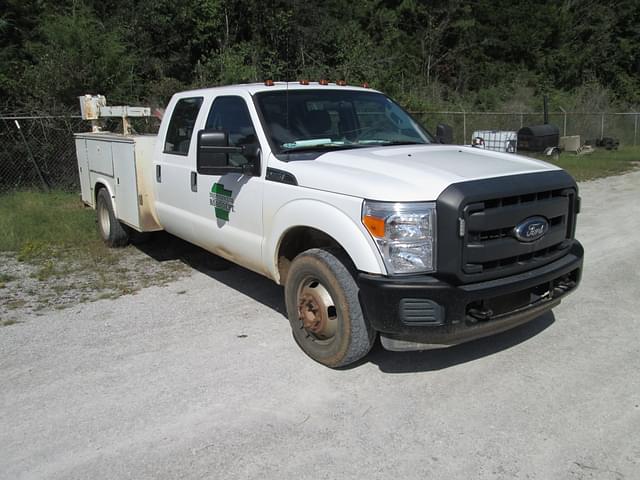 Image of Ford F-350 equipment image 1