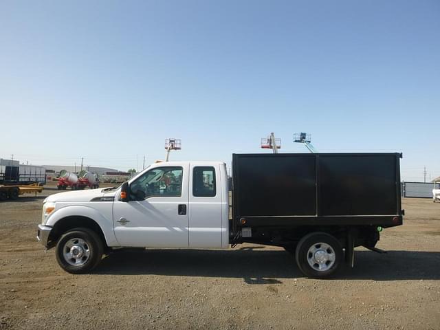 Image of Ford F-350 equipment image 4