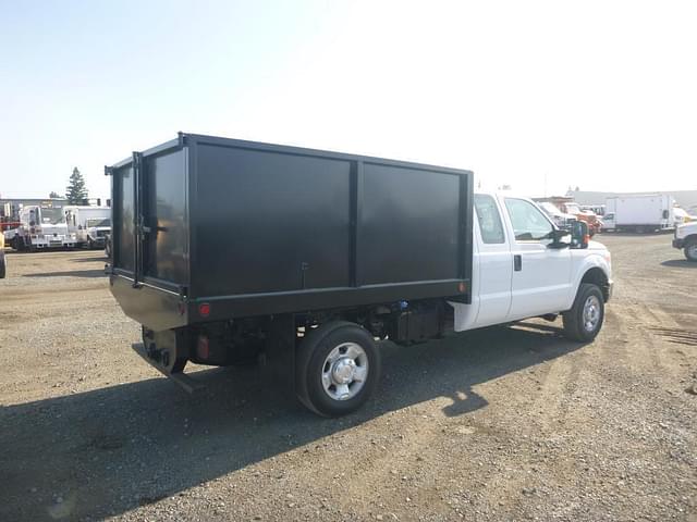 Image of Ford F-350 equipment image 2