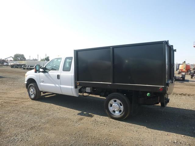 Image of Ford F-350 equipment image 3
