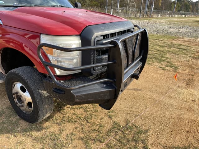 Image of Ford F-350 equipment image 4