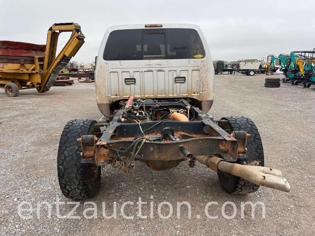 Image of Ford F-350 equipment image 3