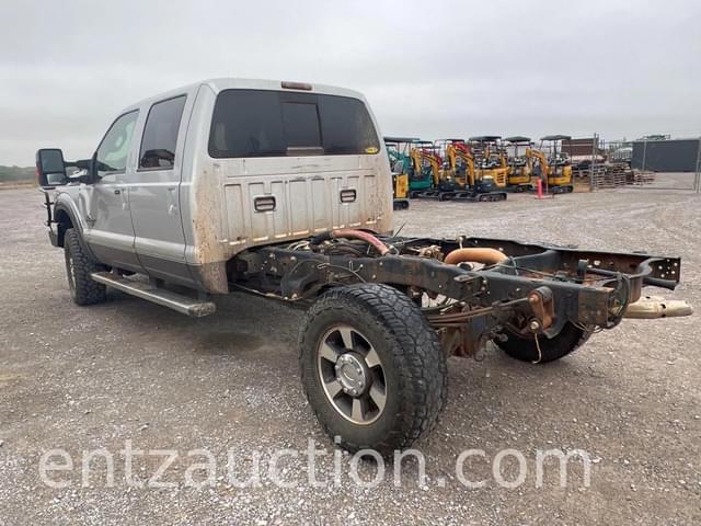 Image of Ford F-350 equipment image 2