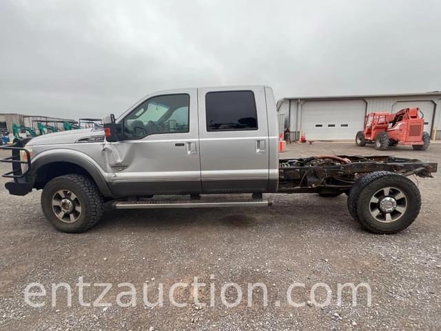 Image of Ford F-350 equipment image 1