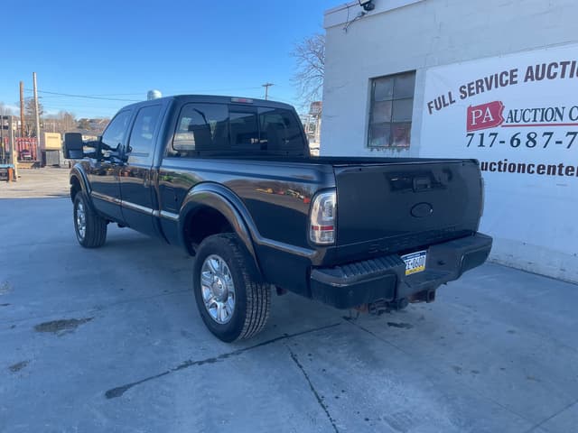 Image of Ford F-350 equipment image 3