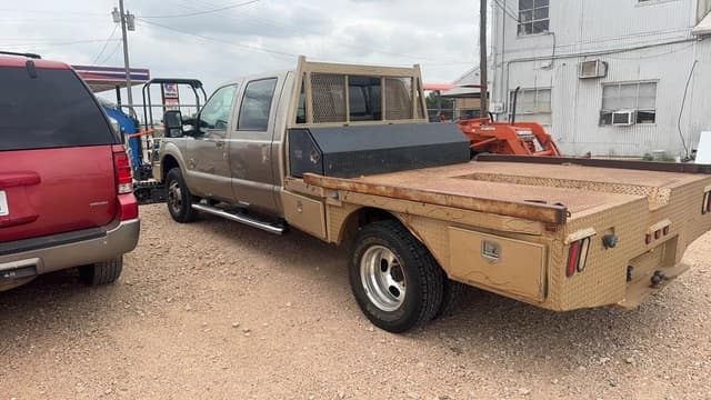 Image of Ford F-350 equipment image 4