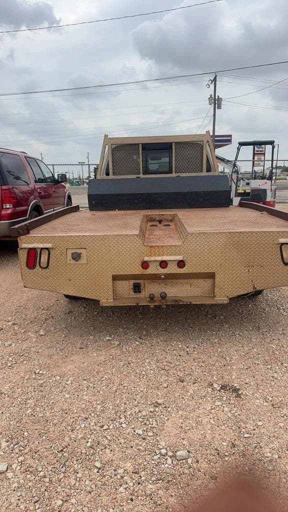 Image of Ford F-350 equipment image 3