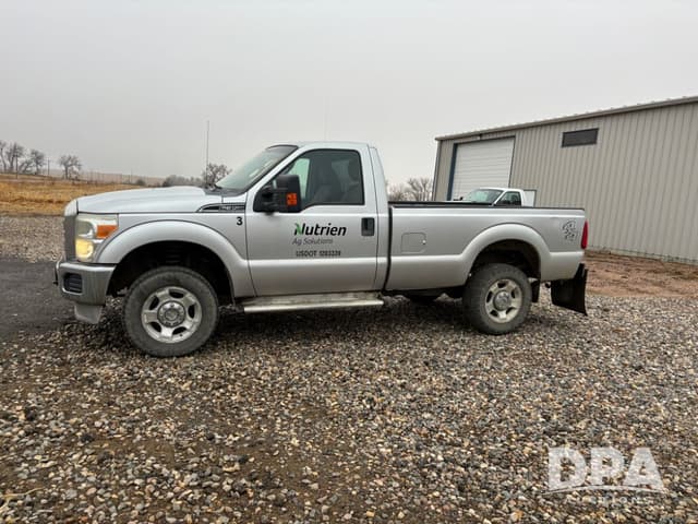 Image of Ford F-350 equipment image 2