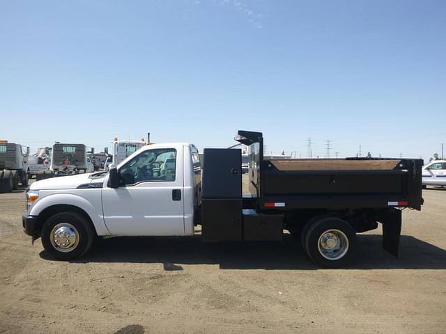 Image of Ford F-350 equipment image 4