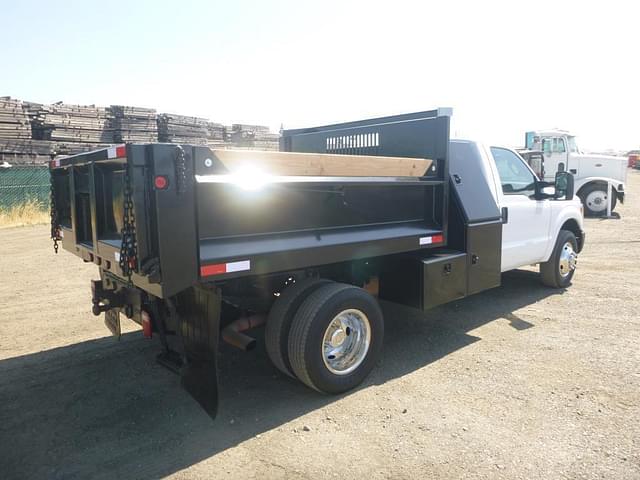 Image of Ford F-350 equipment image 2