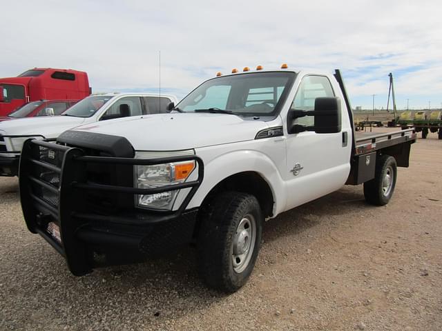 Image of Ford F-350 equipment image 3