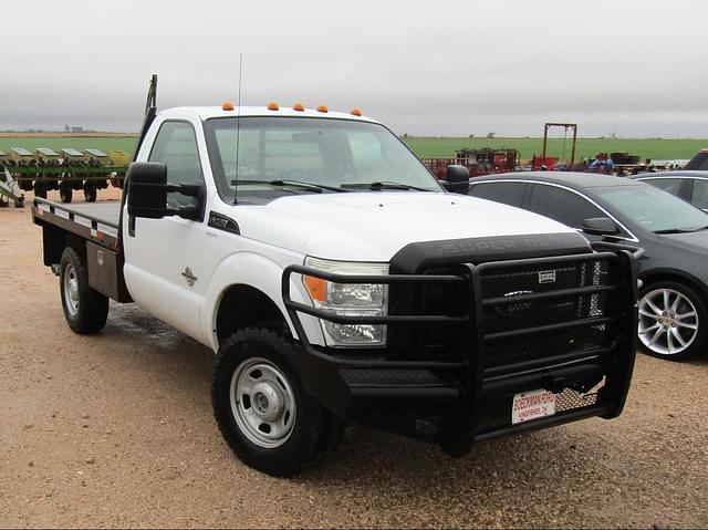 Image of Ford F-350 equipment image 1