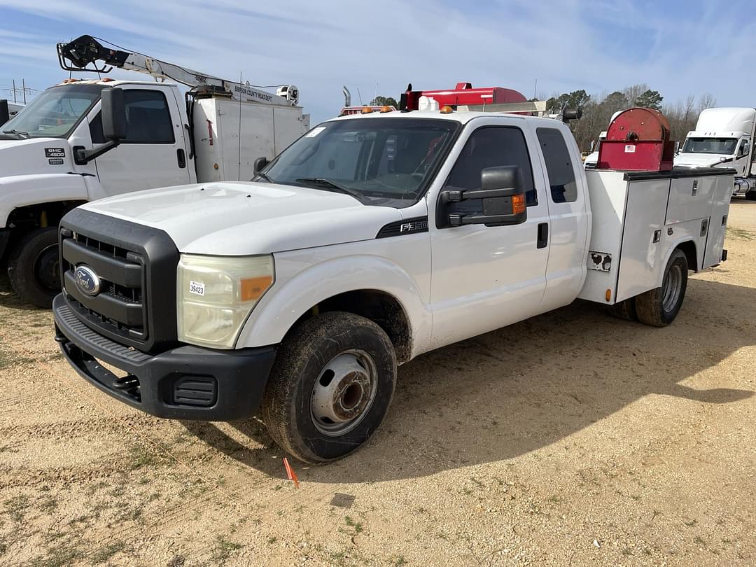 Image of Ford F-350 Primary image