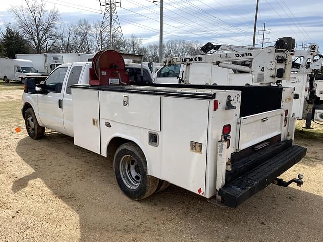 Image of Ford F-350 equipment image 1