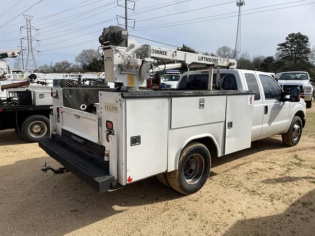 Image of Ford F-350 equipment image 2