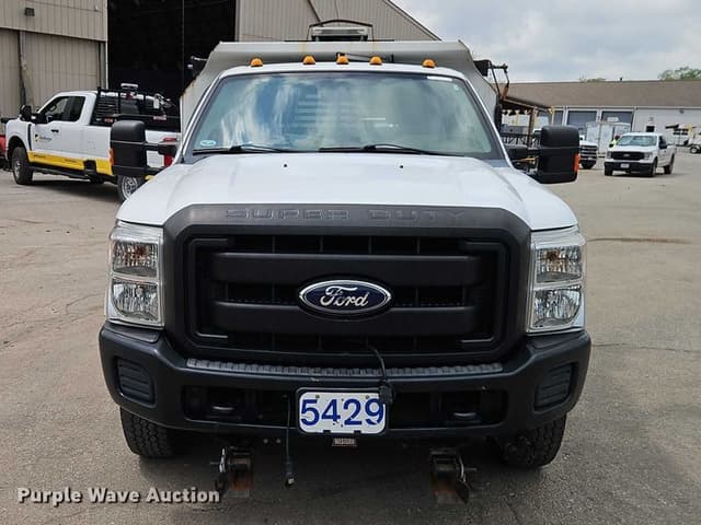 Image of Ford F-350 equipment image 4