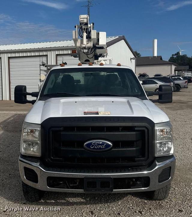 Image of Ford F-350 equipment image 1