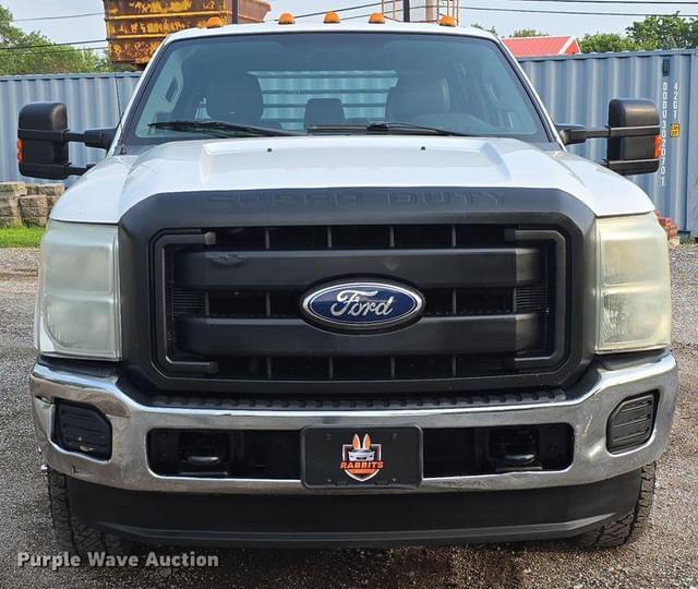Image of Ford F-350 equipment image 1
