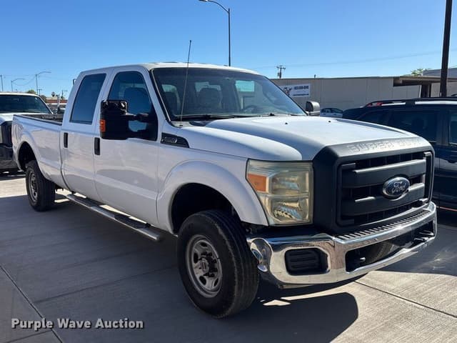 Image of Ford F-350 equipment image 2