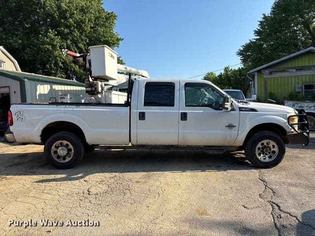 Image of Ford F-350 equipment image 3