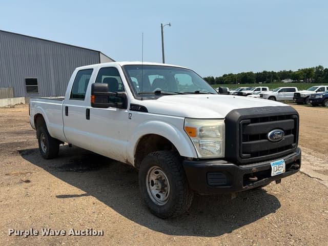 Image of Ford F-350 equipment image 2