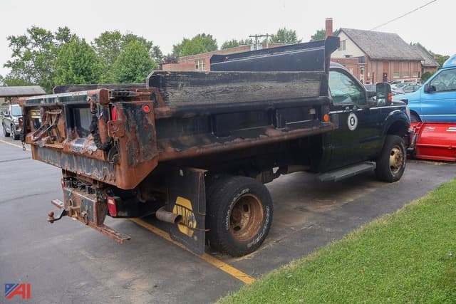 Image of Ford F-350 equipment image 4