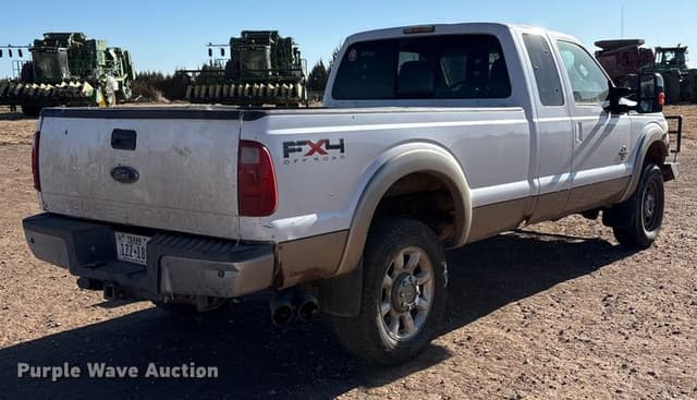 Image of Ford F-350 equipment image 4