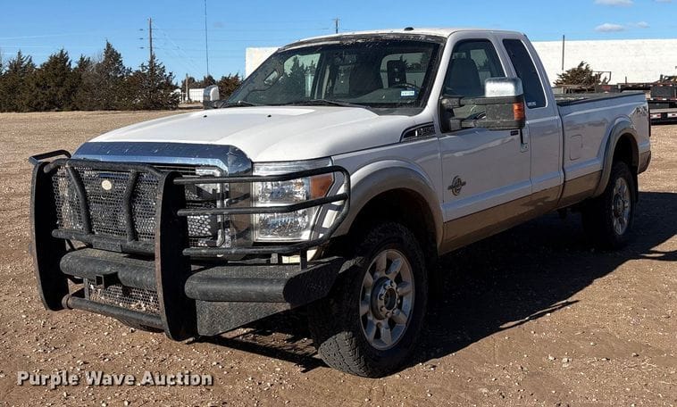 2011 Ford F-350 Equipment Image0