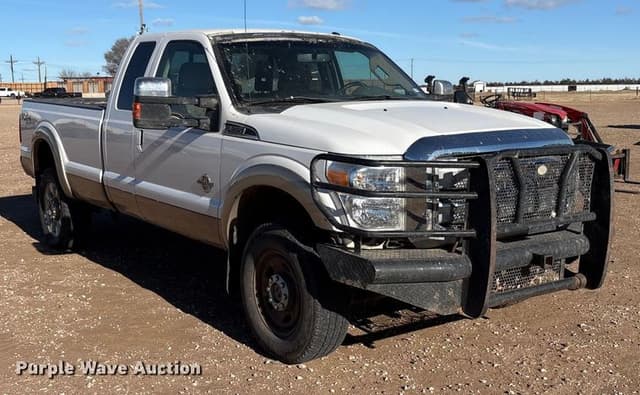 Image of Ford F-350 equipment image 2