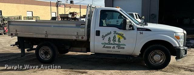 Image of Ford F-350 equipment image 3