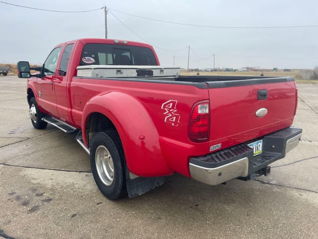 Image of Ford F-350 equipment image 4