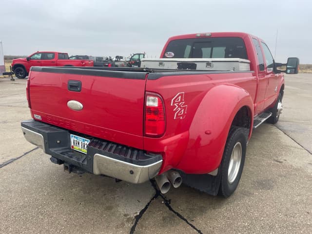 Image of Ford F-350 equipment image 3
