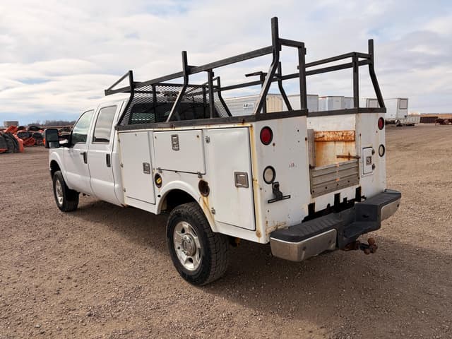 Image of Ford F-350 equipment image 3