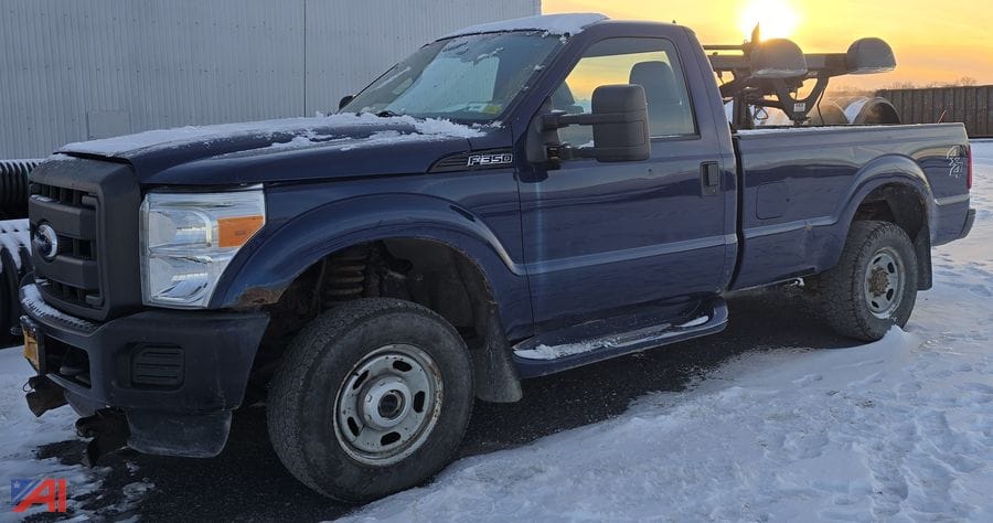2011 Ford F-350 Equipment Image0